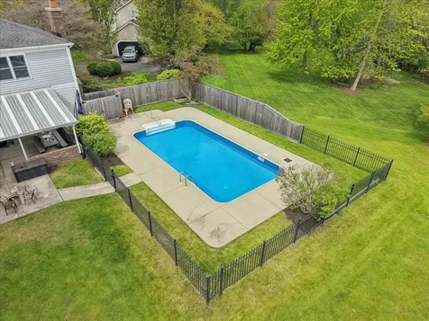 1430 Allyson Court Libertyville IL 60048