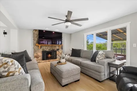 1430 Allyson Court Libertyville IL 60048