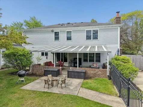 1430 Allyson Court Libertyville IL 60048