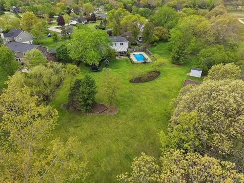 1430 Allyson Court Libertyville IL 60048