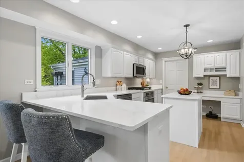 1430 Allyson Court Libertyville IL 60048