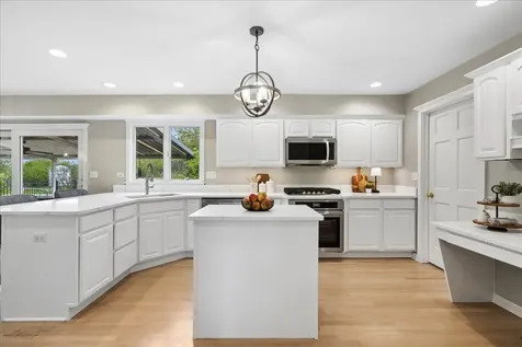 1430 Allyson Court Libertyville IL 60048