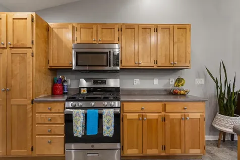 1202 Edgeview Drive Mahomet IL 61853