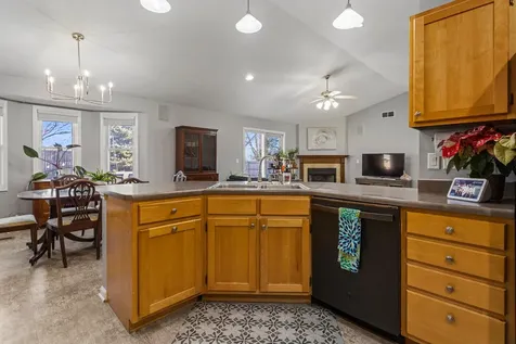 1202 Edgeview Drive Mahomet IL 61853