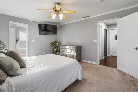 1202 Edgeview Drive Mahomet IL 61853