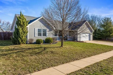1202 Edgeview Drive Mahomet IL 61853