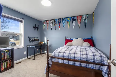 1202 Edgeview Drive Mahomet IL 61853