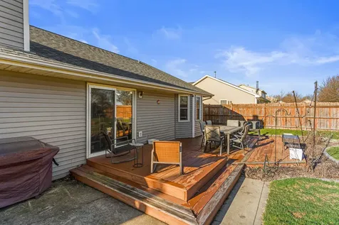 1202 Edgeview Drive Mahomet IL 61853