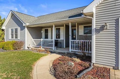 1202 Edgeview Drive Mahomet IL 61853
