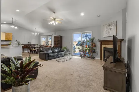 1202 Edgeview Drive Mahomet IL 61853