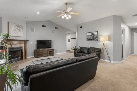 1202 Edgeview Drive Mahomet IL 61853