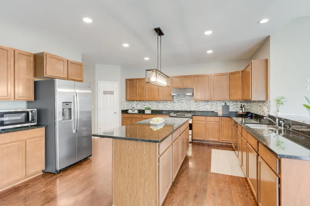 1875 Snead Street Bolingbrook IL 60490