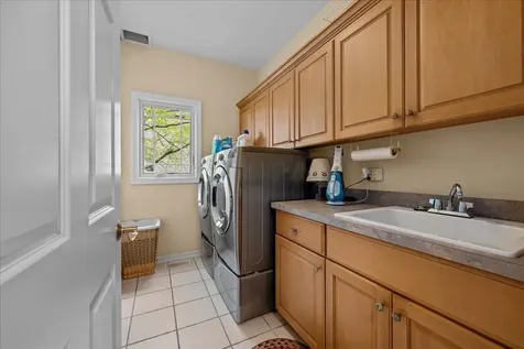 430 Alberosky Way Batavia IL 60510
