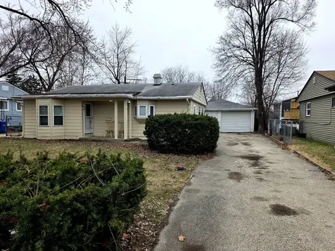 28 Hickory Drive Carpentersville IL 60110