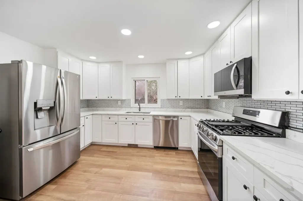 28W686 Townline Road Warrenville IL 60555