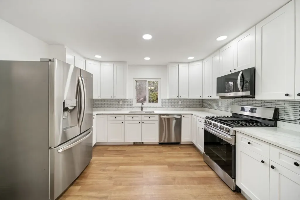 28W686 Townline Road Warrenville IL 60555