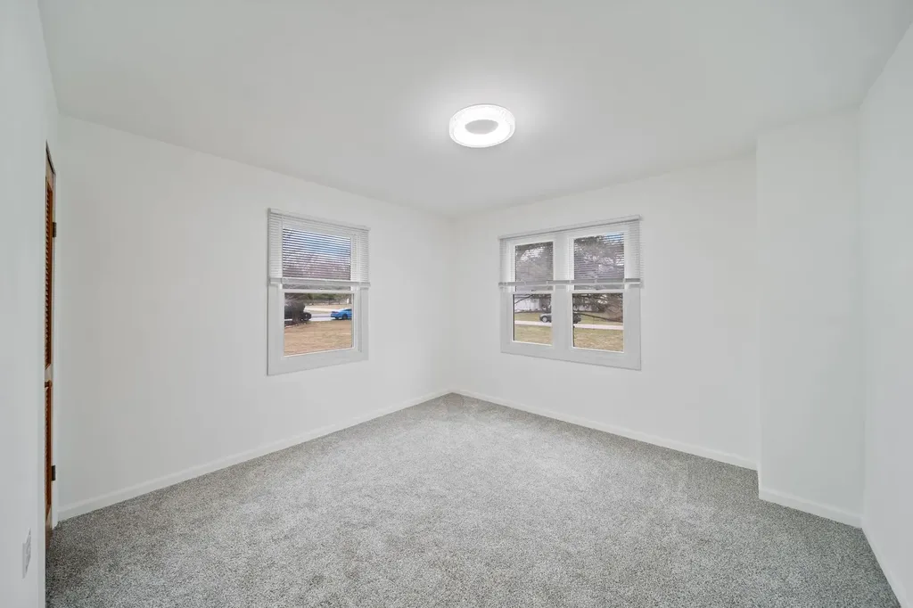 28W686 Townline Road Warrenville IL 60555