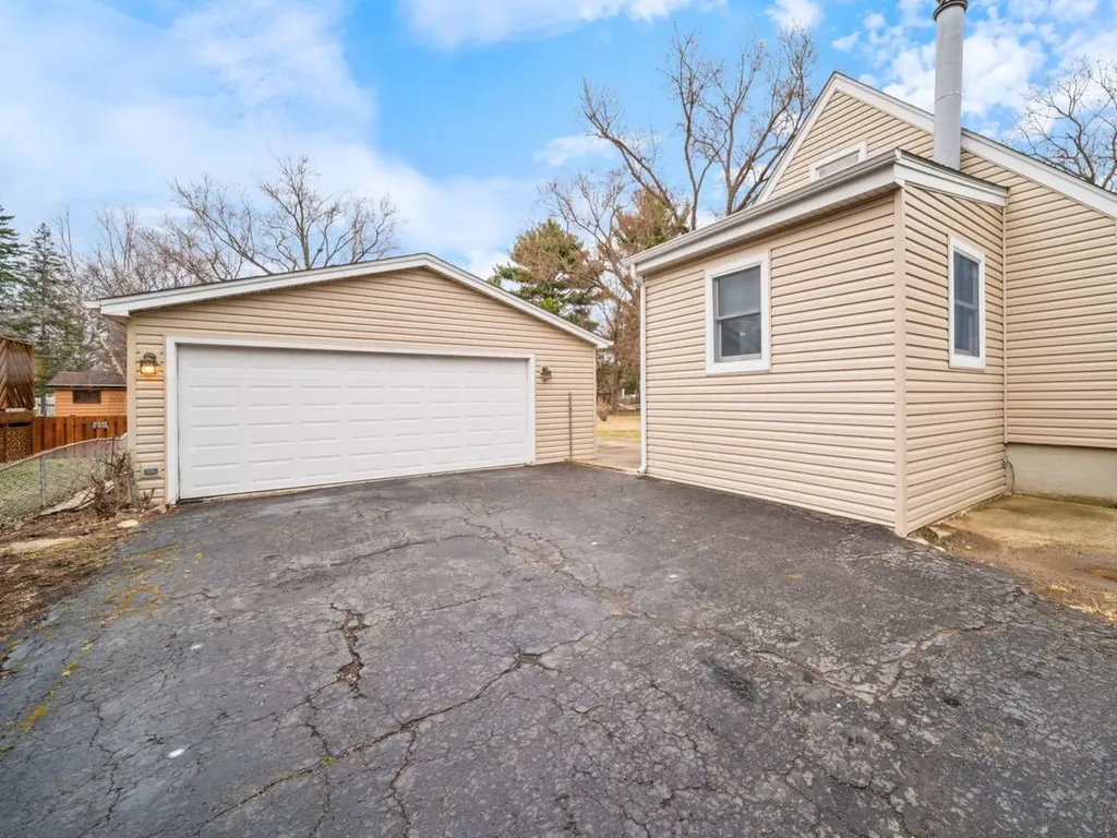 28W686 Townline Road Warrenville IL 60555