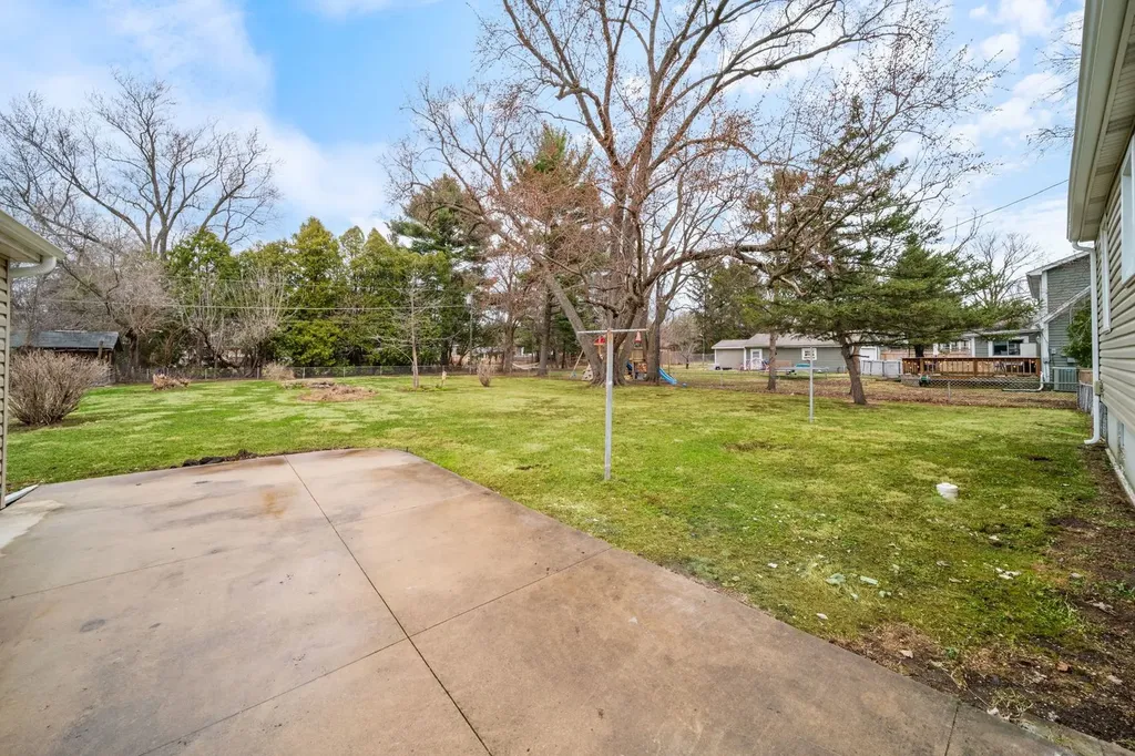 28W686 Townline Road Warrenville IL 60555
