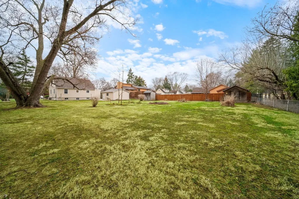 28W686 Townline Road Warrenville IL 60555