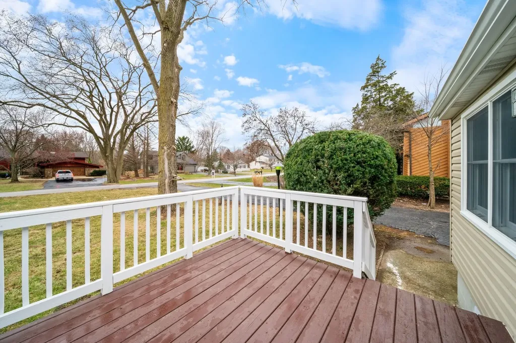 28W686 Townline Road Warrenville IL 60555