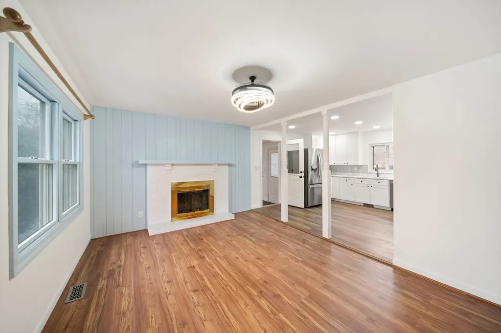 28W686 Townline Road Warrenville IL 60555
