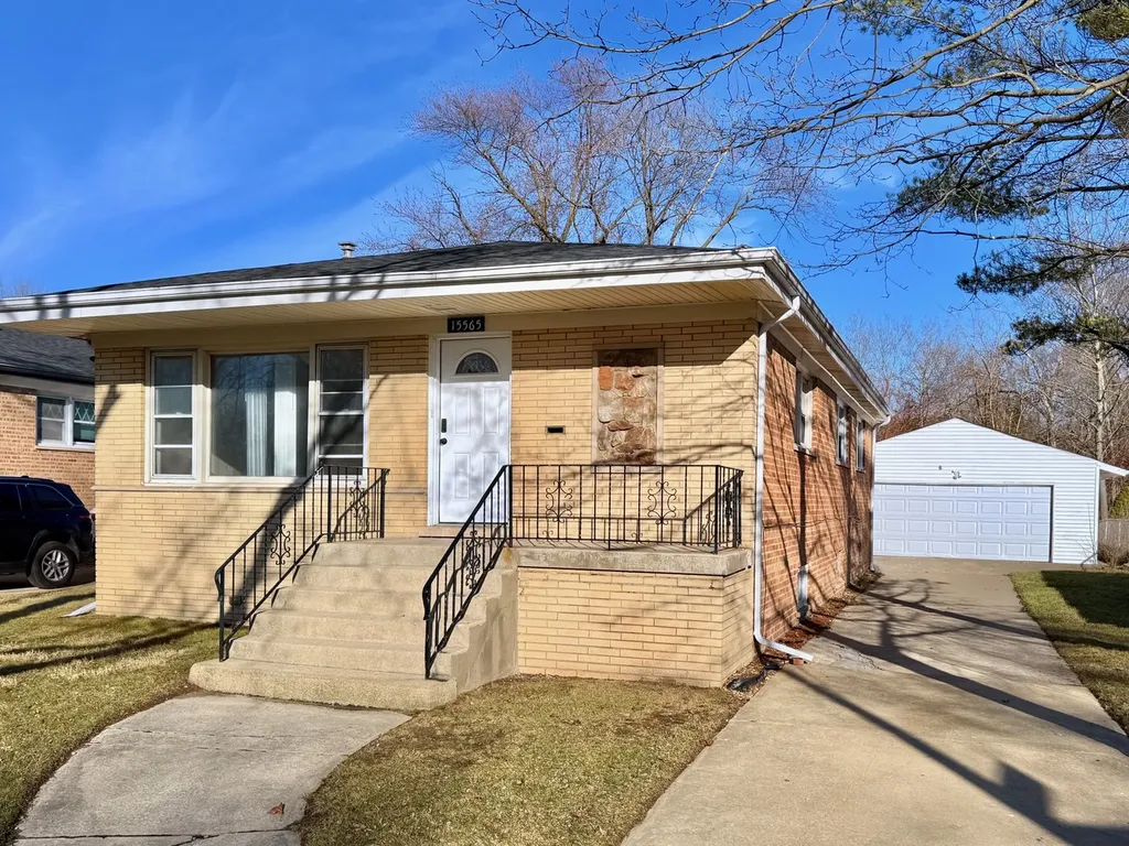 15565 Madison Avenue Dolton IL 60419