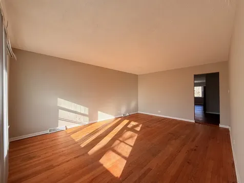 15565 Madison Avenue Dolton IL 60419
