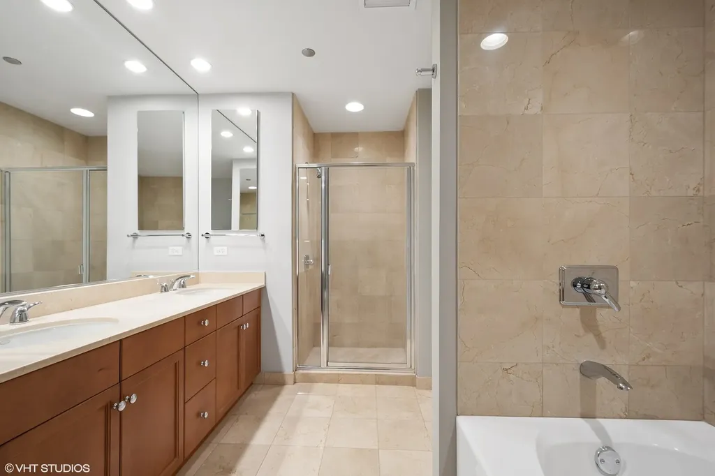 130 North Garland Court Chicago IL 60602