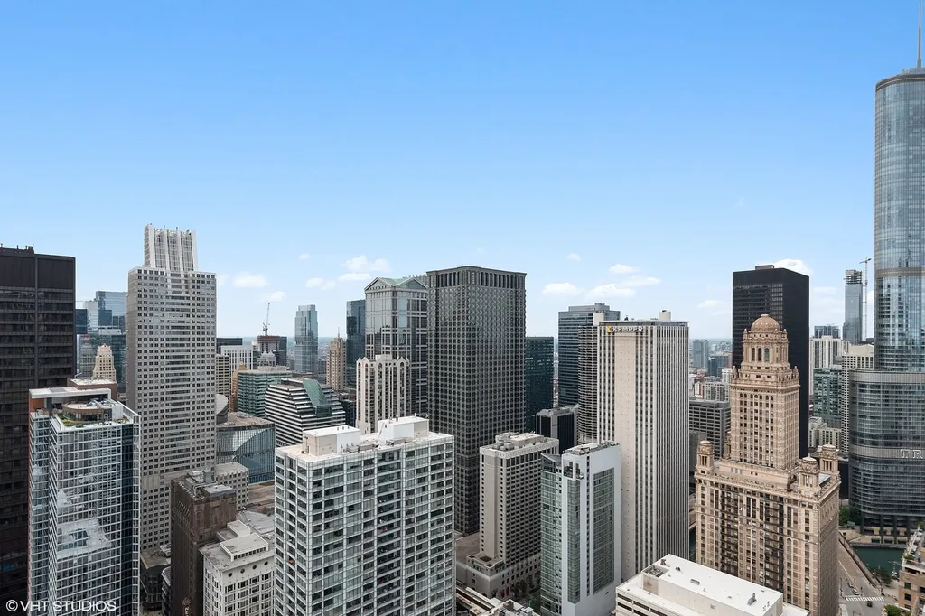 130 North Garland Court Chicago IL 60602