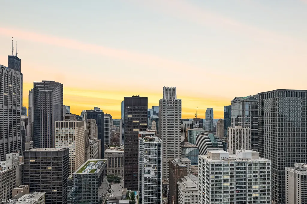 130 North Garland Court Chicago IL 60602