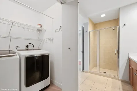 130 North Garland Court Chicago IL 60602