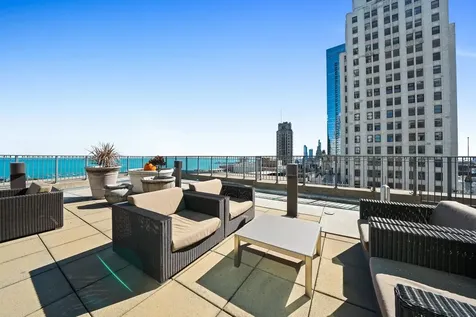 130 North Garland Court Chicago IL 60602