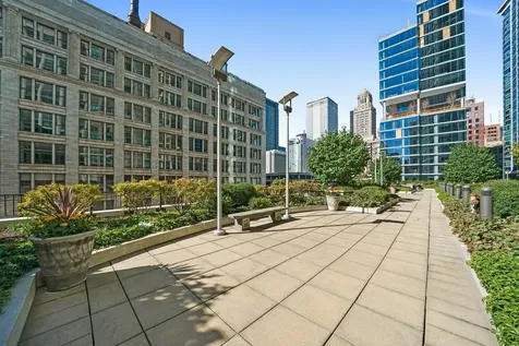 130 North Garland Court Chicago IL 60602