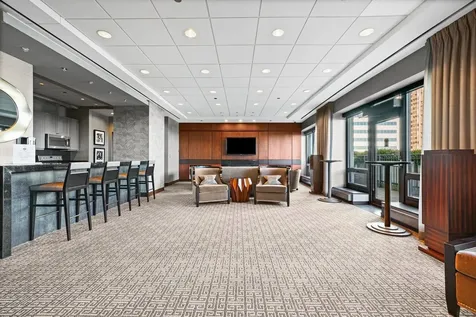 130 North Garland Court Chicago IL 60602