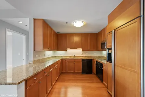 130 North Garland Court Chicago IL 60602