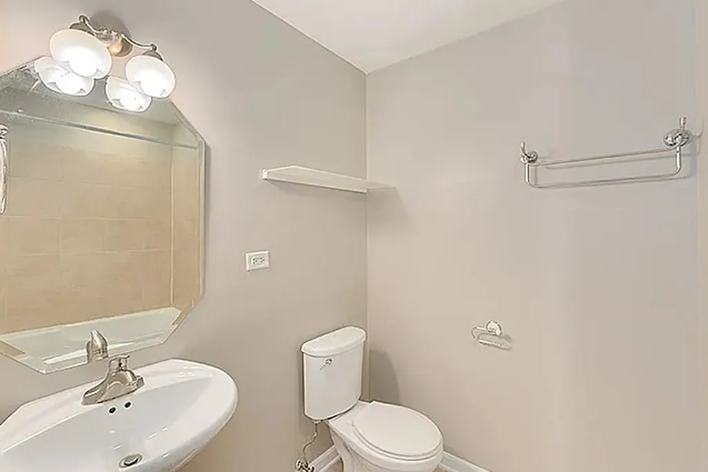 5300 North Lincoln Avenue Chicago IL 60625