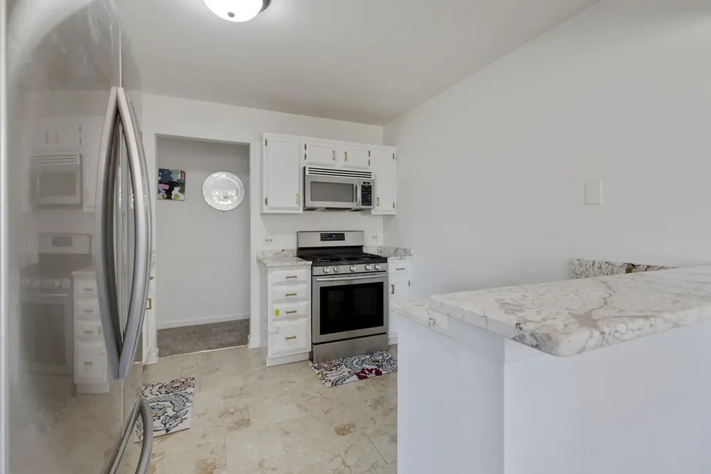 204 Dublin Lane Schaumburg IL 60194