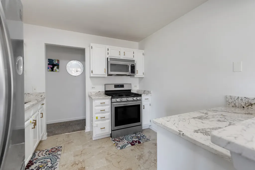 204 Dublin Lane Schaumburg IL 60194