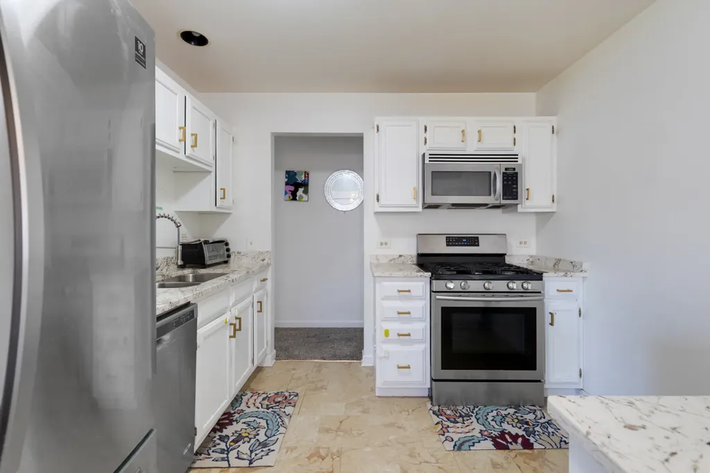 204 Dublin Lane Schaumburg IL 60194