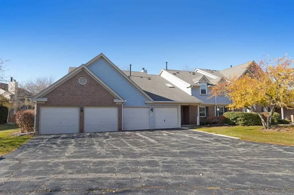 204 Dublin Lane Schaumburg IL 60194