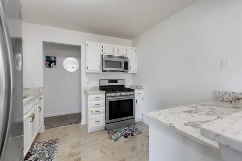 204 Dublin Lane Schaumburg IL 60194