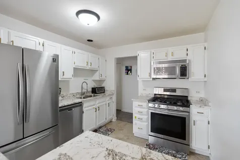 204 Dublin Lane Schaumburg IL 60194