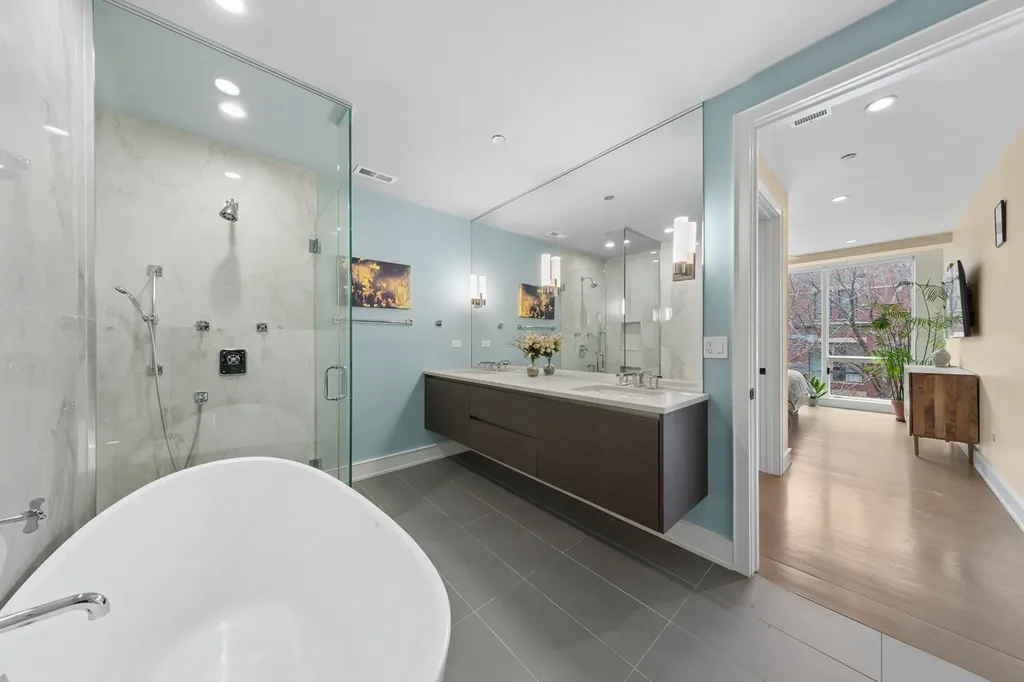 2643 North Hermitage Avenue Chicago IL 60614