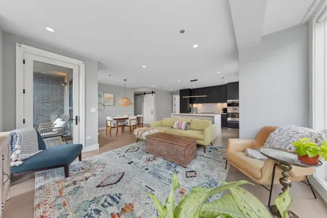 2643 North Hermitage Avenue Chicago IL 60614