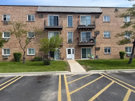 139 West Elk Trail Carol Stream IL 60188