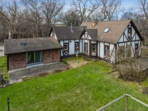 609 Forest Edge Lane Des Plaines IL 60016