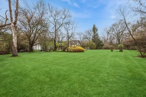 609 Forest Edge Lane Des Plaines IL 60016