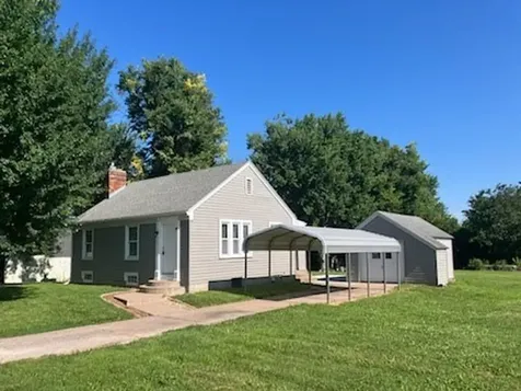 2415 Larch Road Quincy IL 62301