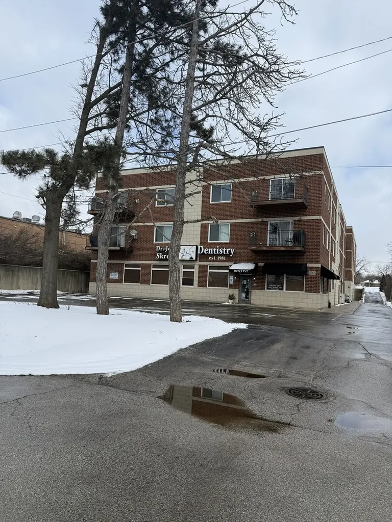 6961 Vine Street Indian Head Park IL 60525